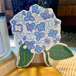 Retired Happy Everything Mini Hydrangeas Attachment